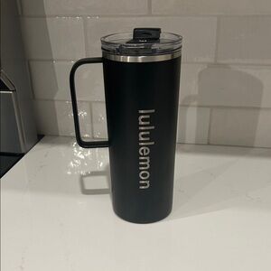 Lululemon 20oz Insulated Mug